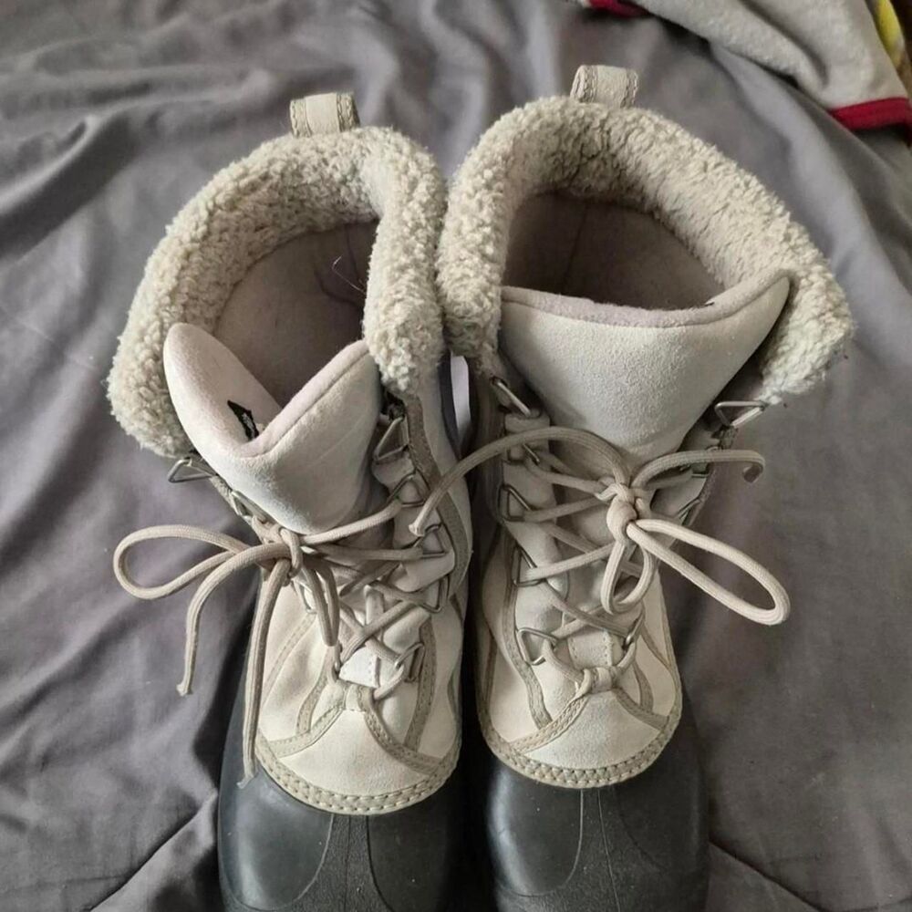 Sorel Women's Grey and Cream Boots